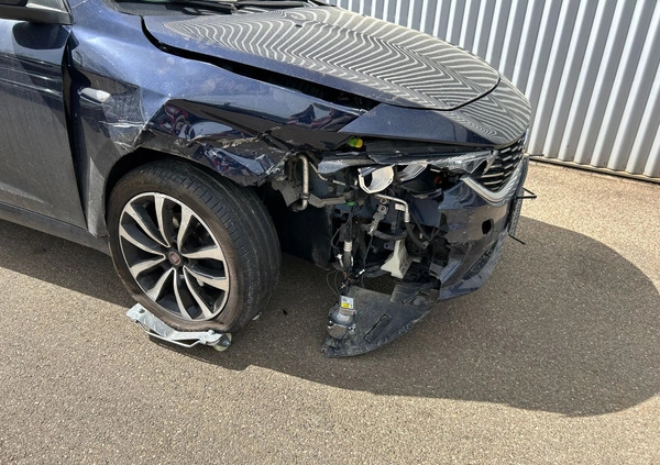 Fiat Tipo cena 25999 przebieg: 100000, rok produkcji 2019 z Poręba małe 106